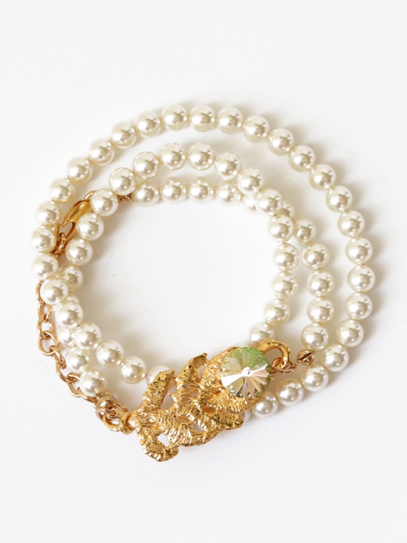 Casted Leaf Lace Bracelet with Cream Pearl