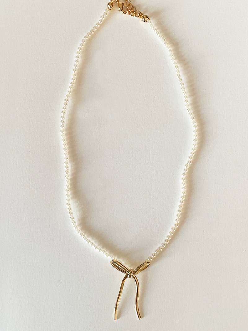 Bow Pearl Necklace
